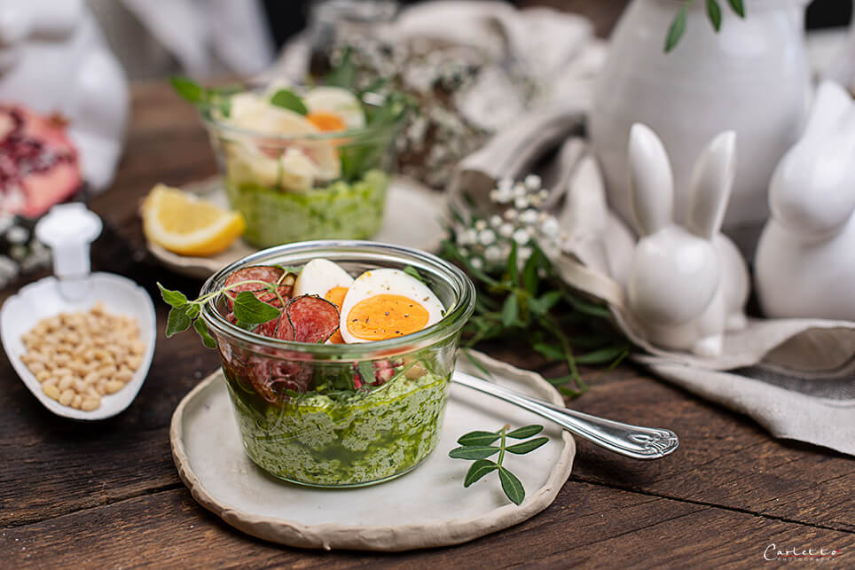 REZEPT: Vorspeise zu Ostern im Glas: Bärlauchcreme mit Garnitur